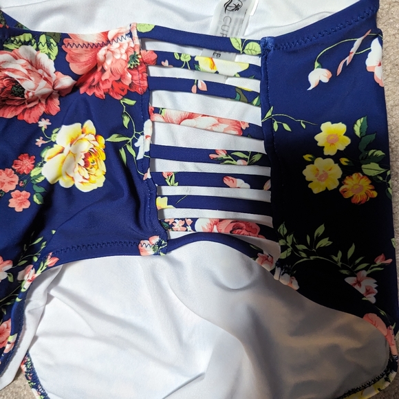 Cupshe High-Waisted Triangle Bikini - Picture 3 of 4